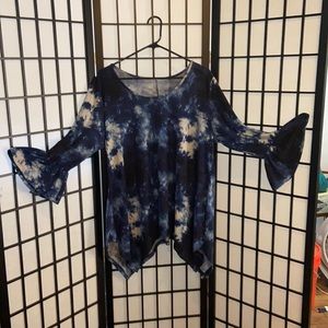Ladies size 2xl tie dyed 3/4 sleeve shirt.